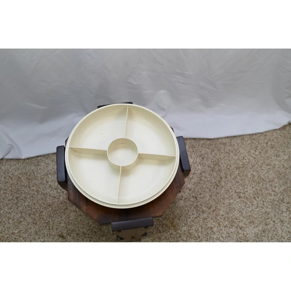 Vintage Tupperware Tan Divided Serving Dish With Lid Beige Round Veggie Tray